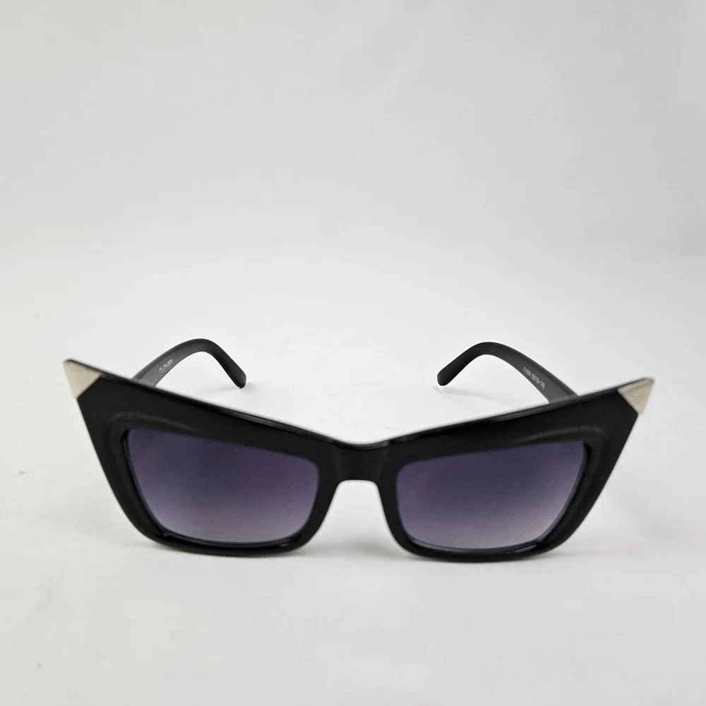 Vintage Clover Sunglasses Cat Eye Retro Pointy Black Silver MCM 1990's